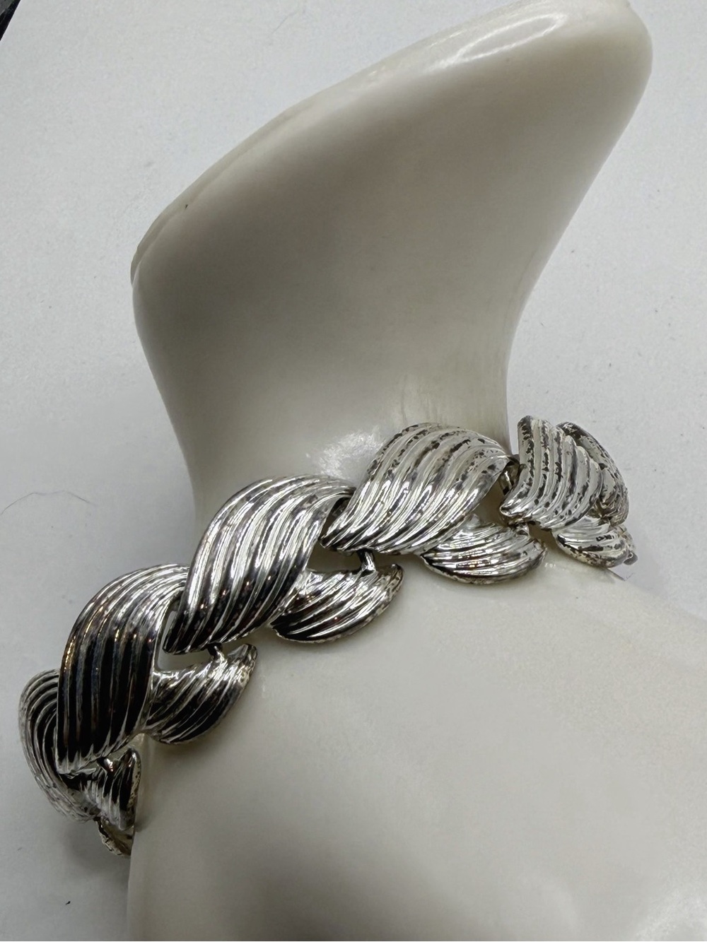 Vintage Napier Ribbed Link Bracelet Silver tone